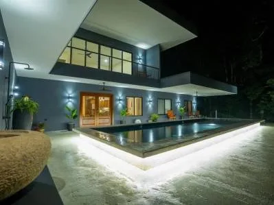 PRESENTAMOS VILLA CURA SOUL: UNA IDÍLICA RESIDENCIA MODERNA DE LUJO TROPICAL