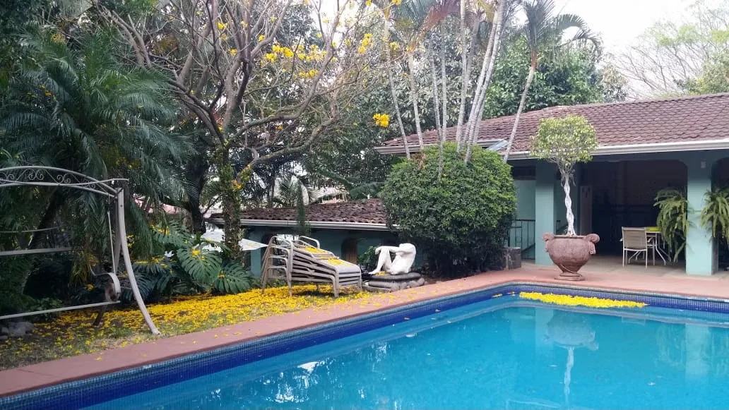 Apartamento amoblado en alquiler en Guachipelín de Escazú.