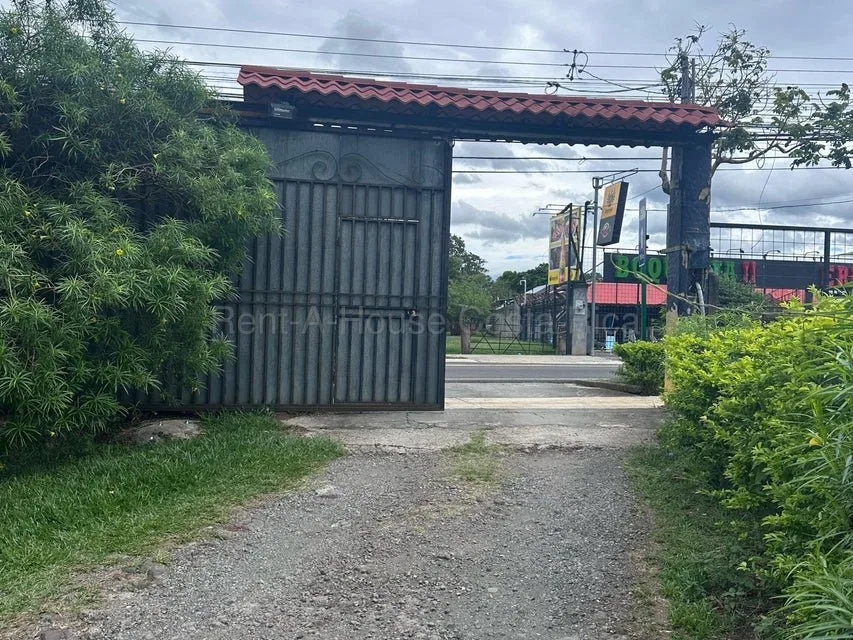 Venta de Propiedad Comercial de Uso de Suelo Mixto en Belén-La Ribera, Heredia. RAH 26-2135 - Venta en Belén