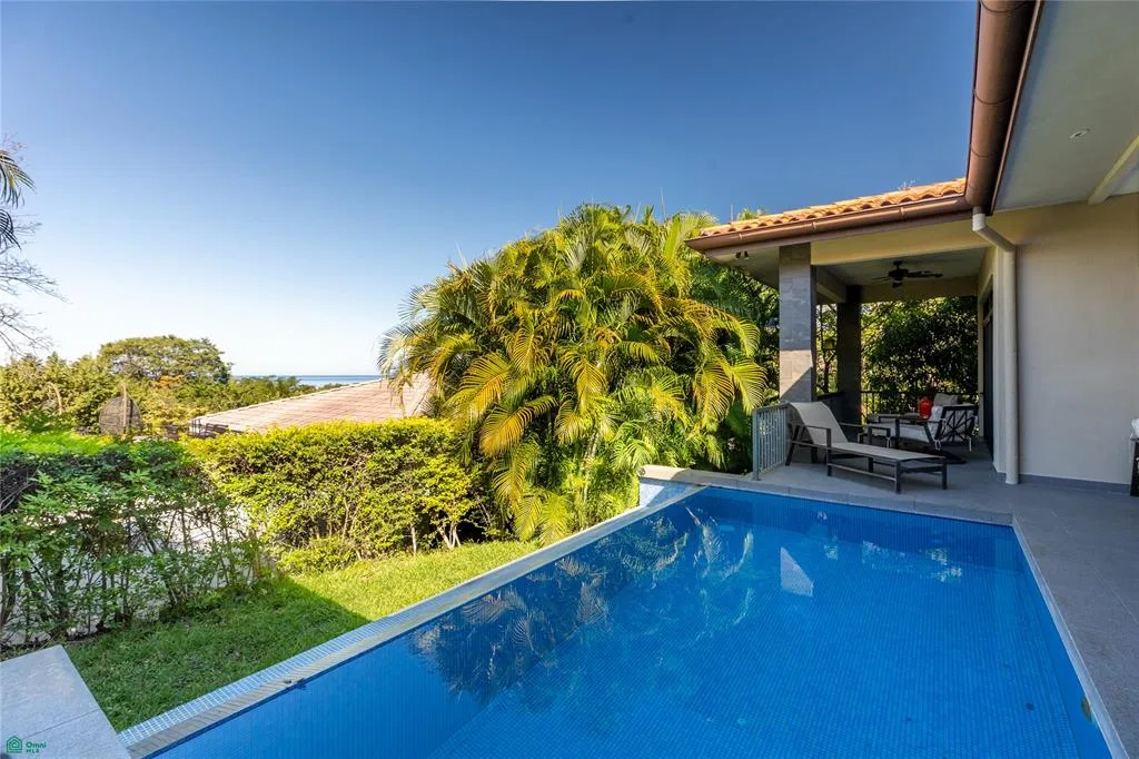 Casa con Vista al Mar, Lote Pacífico 99