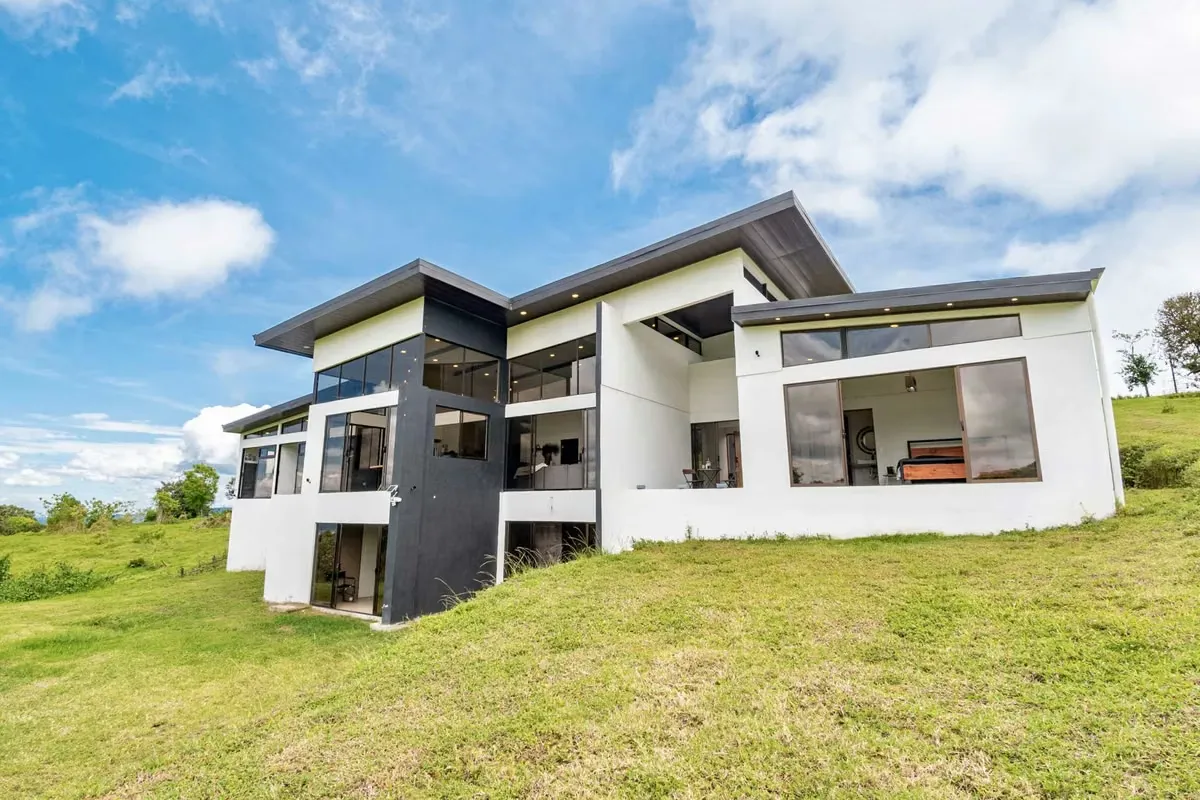Stunning Modern House For Sale located in Vásquez de Coronado, San José.