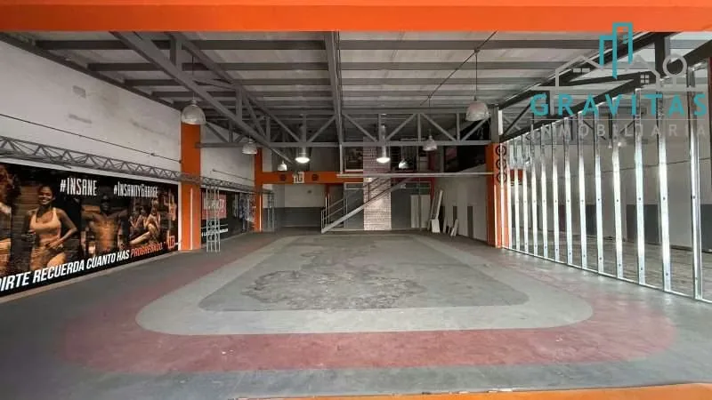 Commercial place for rent in Pinares (in commercial square) ID 2070