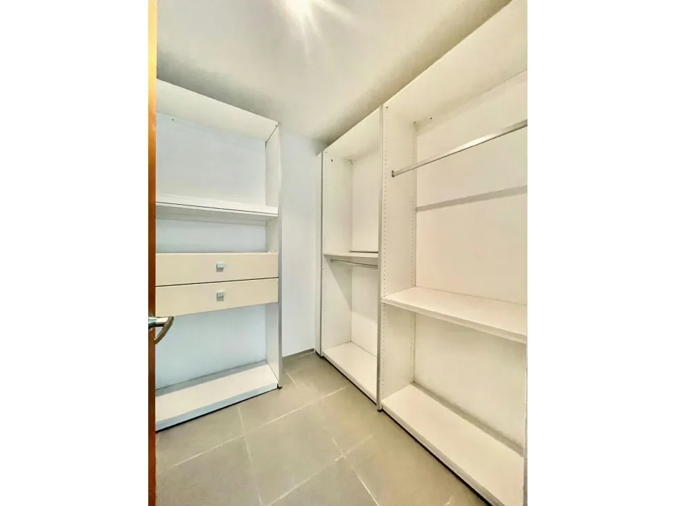 Este impresionante apartamento tipo loft, con una excelente distribución, está listo para convertirse en tu nuevo negocio de ..., photo 8
