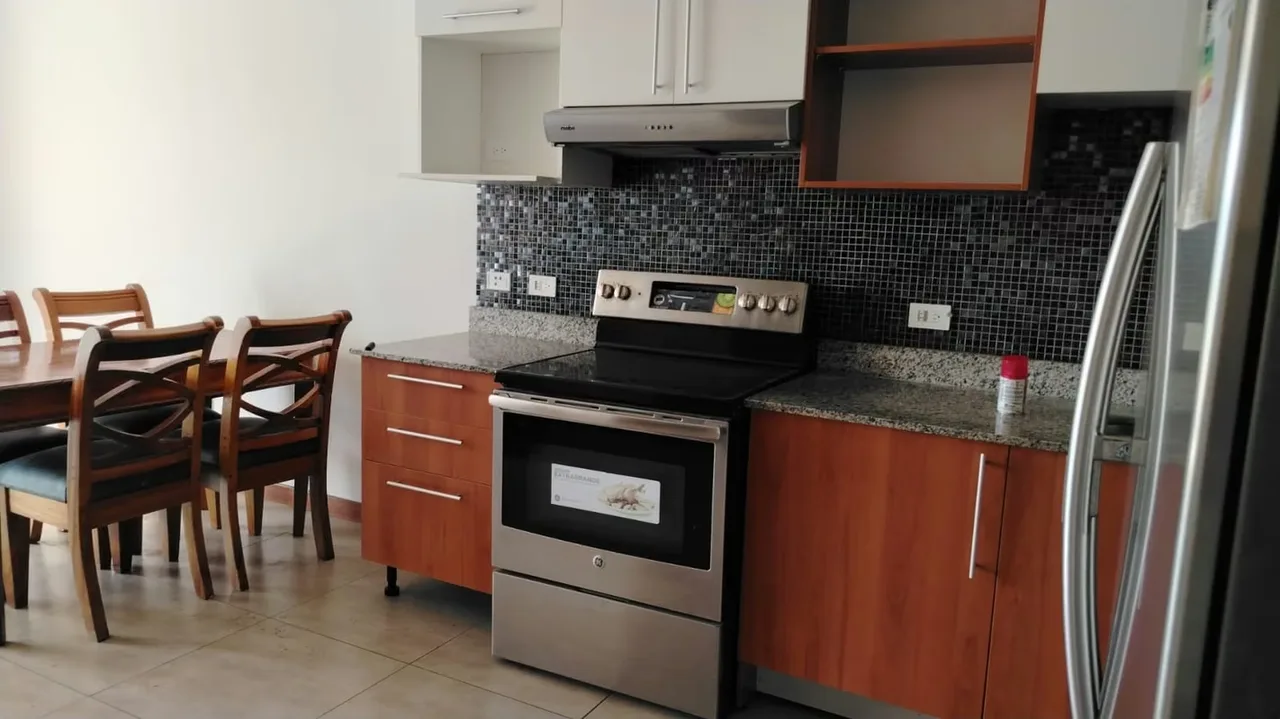 ¡Oportunidad de Inversión y Estilo de Vida! Apartamento NUEVO Esquinero Amoblado en Los Yoses | Vistas de 180° & Máximo Silencio, photo 5