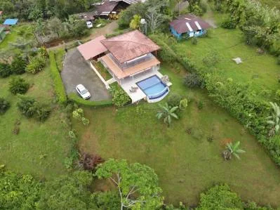 Casa Con Vistas Panoramicas al Mar y las Montañas en Tinamastes