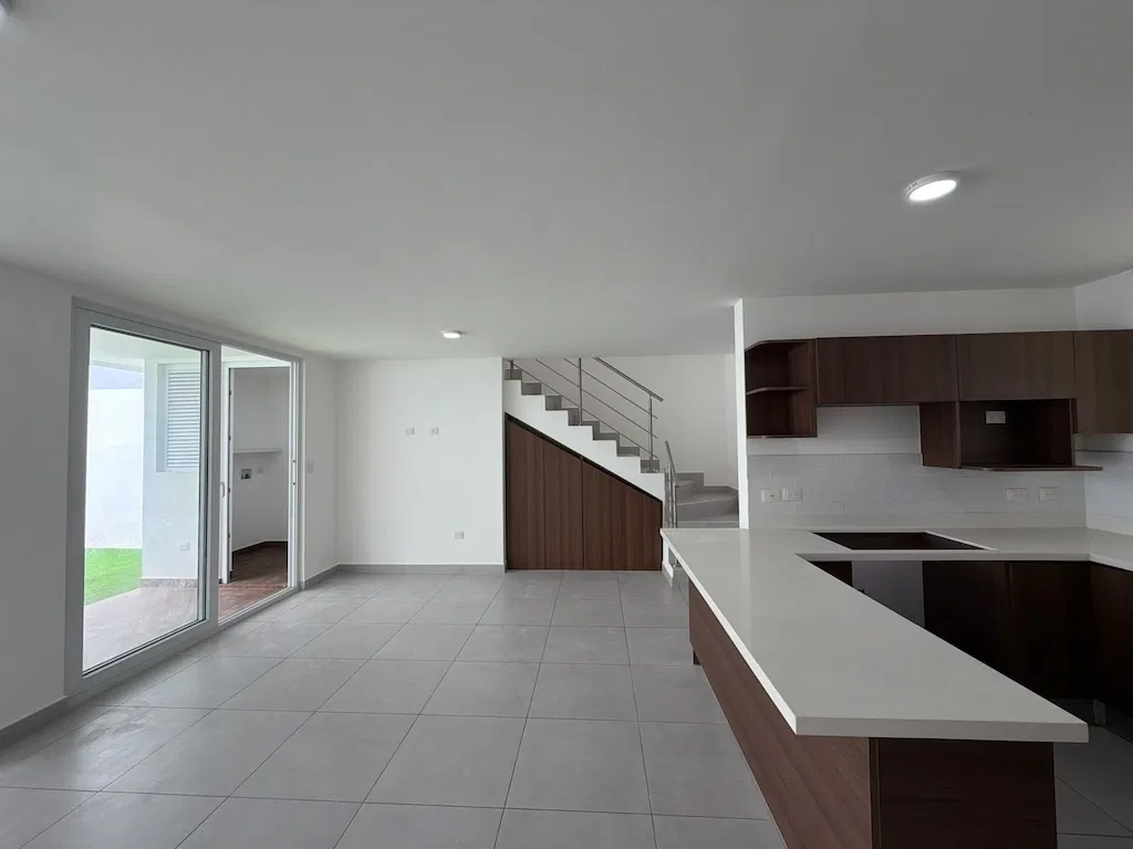 Casa para Estrenar de 3 Habitaciones en Condominio Bitzu, Escazú