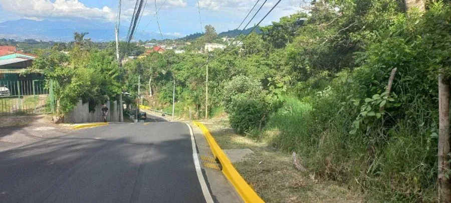 Venta de lote de 7600 m2 uso mixto en San Antonio Escazú MGA - Venta en Escazú