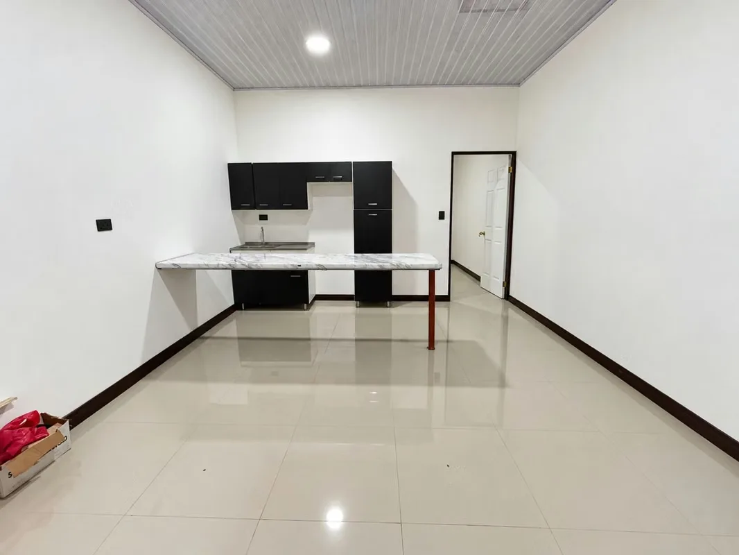 Apartamento en Alquiler – Bello Horizonte, Escazú – 1 hab