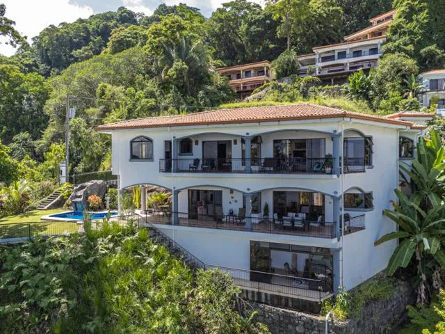 Gorgeous Front Row Ocean View Mansion in Punta Leona