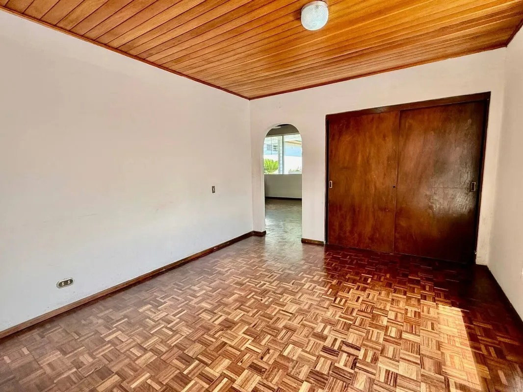 Se Alquila casa con amplio jardín por el Cristo de Sabanilla, photo 7