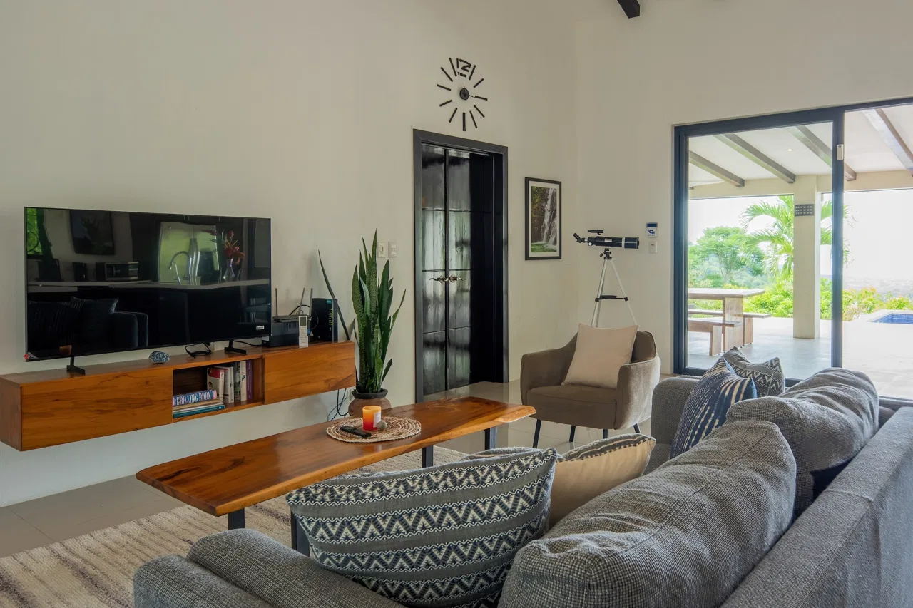 PROPERTY WITH A TWO BEDROOMS AND OCEAN VIEWS AND GUEST HOUSE, IN PLAYA HERMOSA – 6.45 ACRES, photo 11