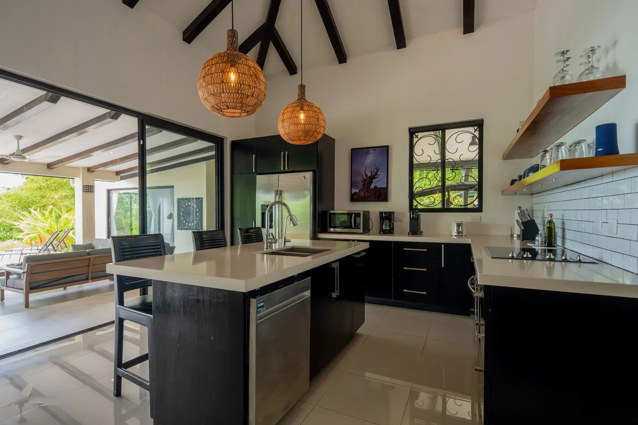 PROPERTY WITH A TWO BEDROOMS AND OCEAN VIEWS AND GUEST HOUSE, IN PLAYA HERMOSA – 6.45 ACRES, photo 15