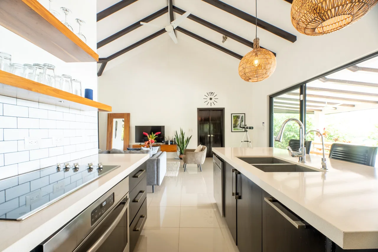 PROPERTY WITH A TWO BEDROOMS AND OCEAN VIEWS AND GUEST HOUSE, IN PLAYA HERMOSA – 6.45 ACRES, photo 16