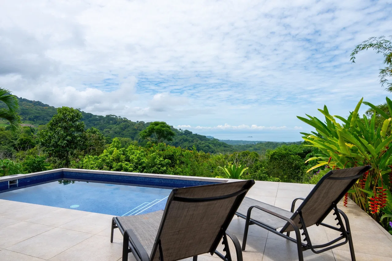 PROPERTY WITH A TWO BEDROOMS AND OCEAN VIEWS AND GUEST HOUSE, IN PLAYA HERMOSA – 6.45 ACRES, photo 7