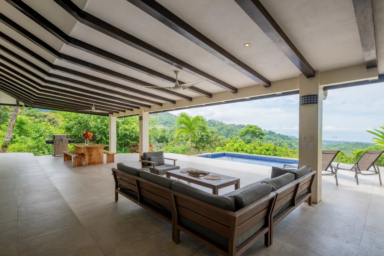 PROPERTY WITH A TWO BEDROOMS AND OCEAN VIEWS AND GUEST HOUSE, IN PLAYA HERMOSA – 6.45 ACRES, photo 8