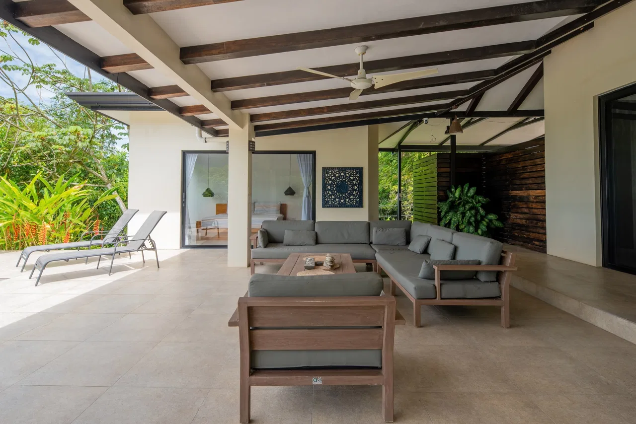 PROPERTY WITH A TWO BEDROOMS AND OCEAN VIEWS AND GUEST HOUSE, IN PLAYA HERMOSA – 6.45 ACRES, photo 9