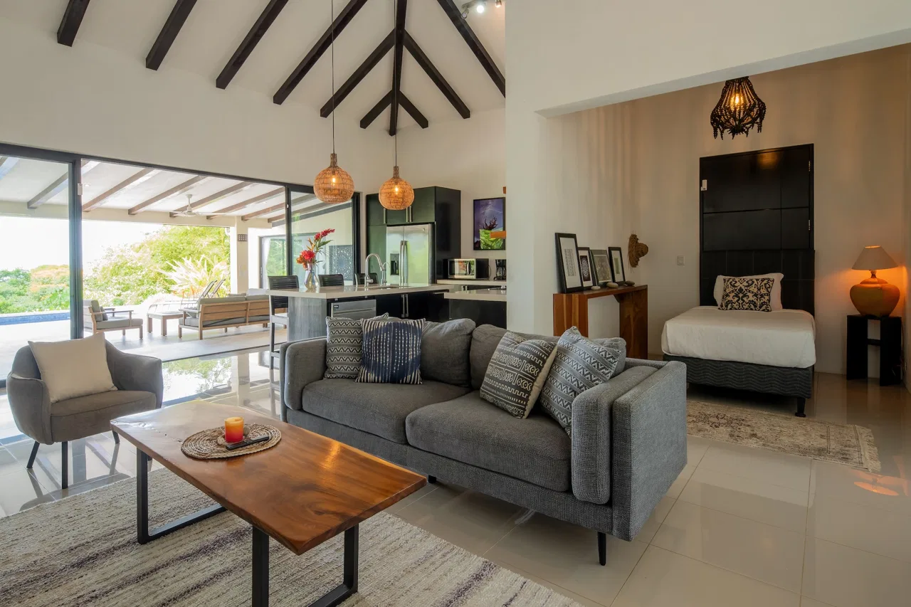 PROPERTY WITH A TWO BEDROOMS AND OCEAN VIEWS AND GUEST HOUSE, IN PLAYA HERMOSA – 6.45 ACRES, photo 10