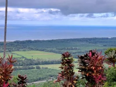 Casa Turi-Uha, finca panorámica con vistas al océano y aguas blancas