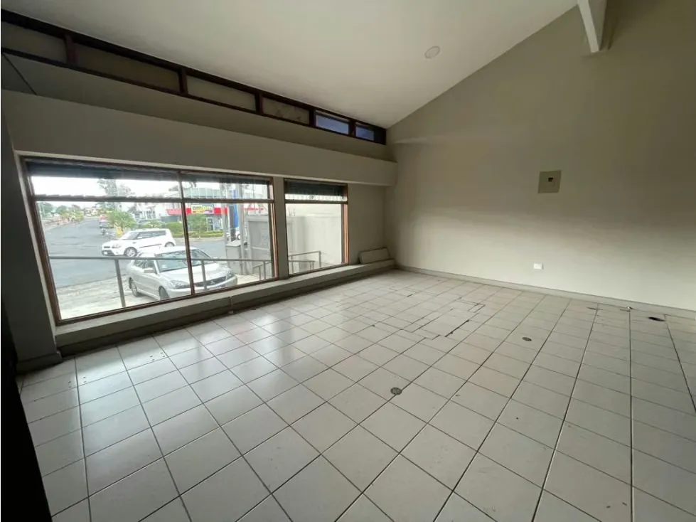 Se vende local comercial en San Pedro, excelente exposicion, de una sola planta y prevista para hasta 3 pisos. Ideal Para Restaurant, Soda, tienda de ropa, ..., photo 4