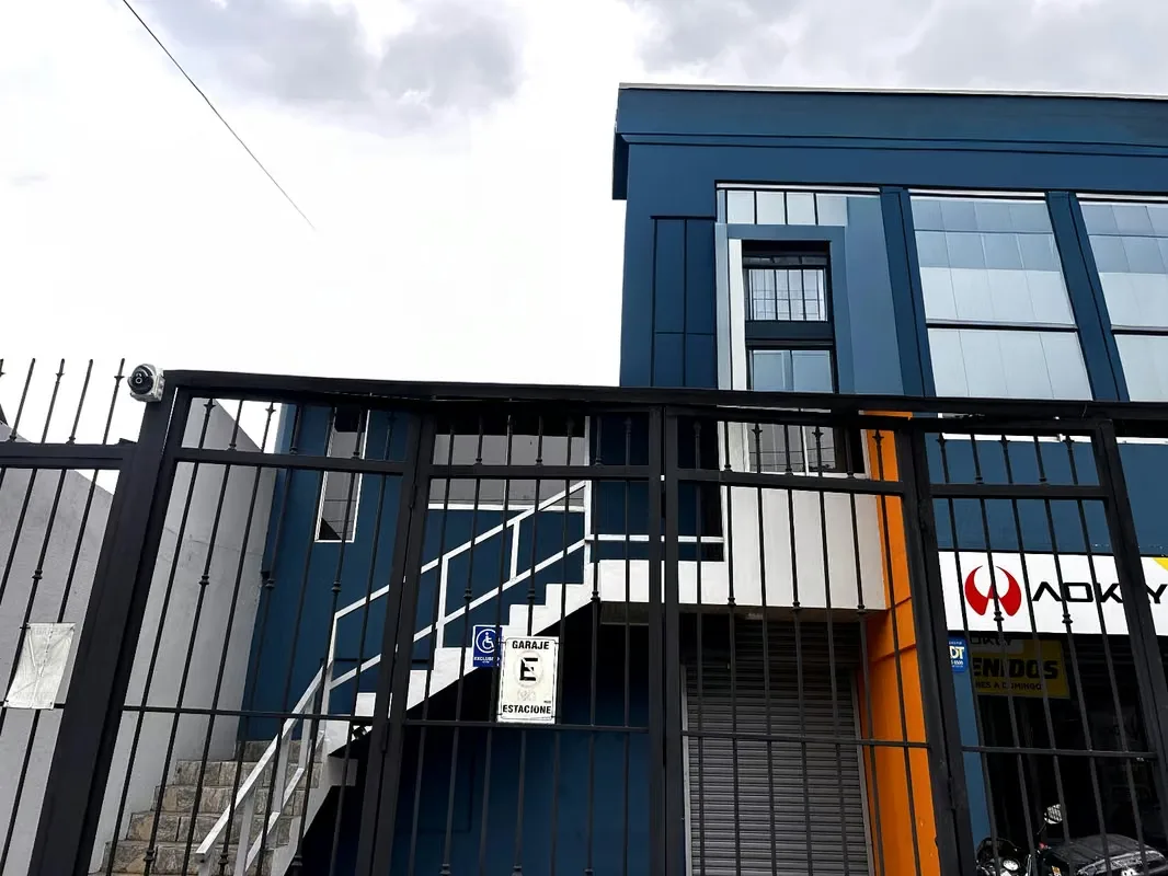 We have four commercial premises for office or trade on the second floor with a monthly value of 195,000 colones and with approximately 30 m ² each. The price can be negotiated if the ...
