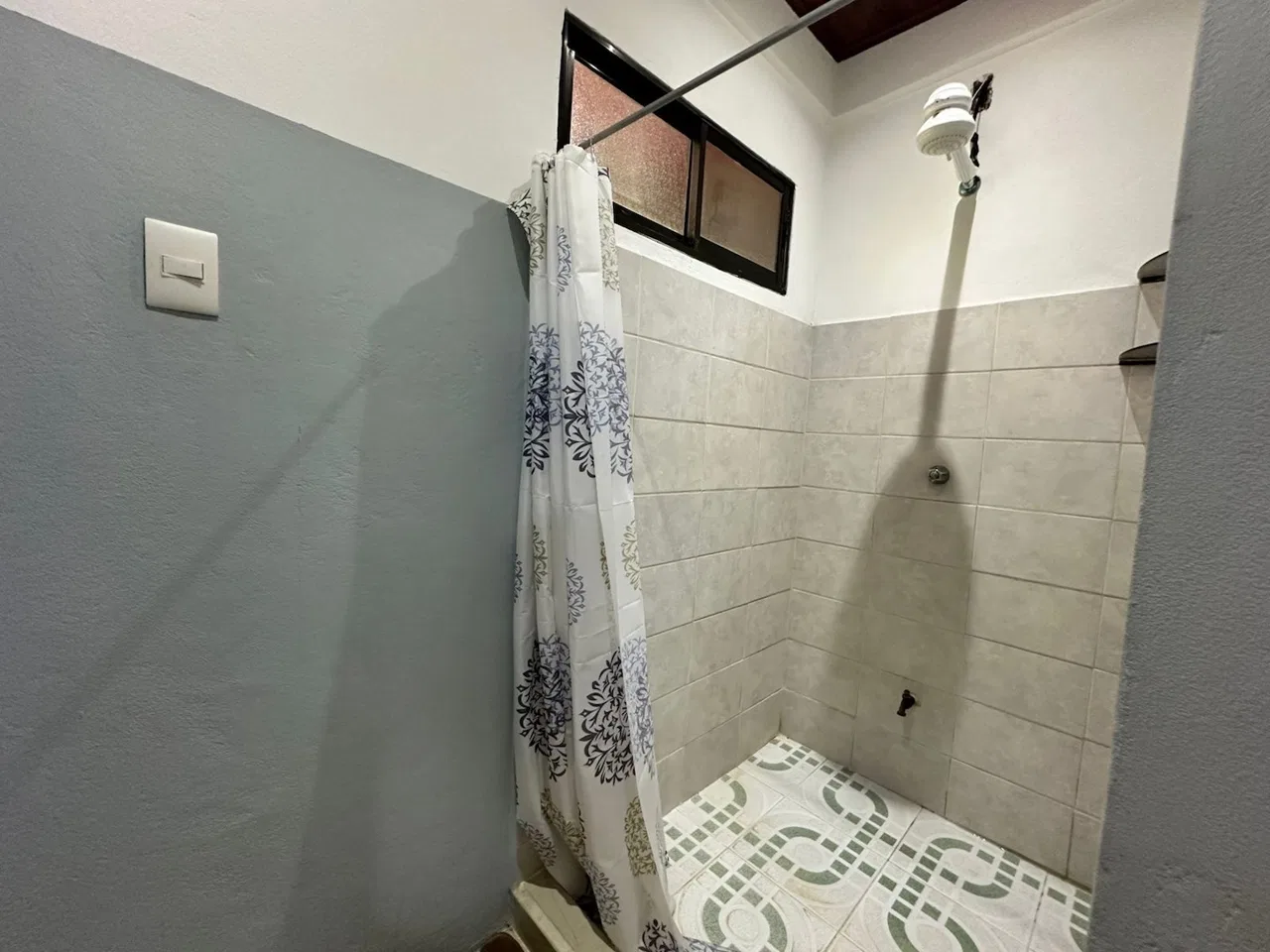 COMMERCIAL PROPERTY WITH TEN BEDROOMS NEAR TO THE EVERYTHING, IN UVITA – 0.42 ACRES, photo 19