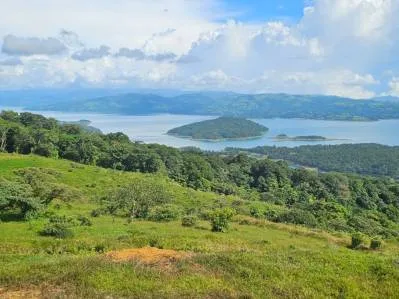 Spectacular Mountain-Top Estate with Unmatched 180° Lake & Volcano Views, photo 10