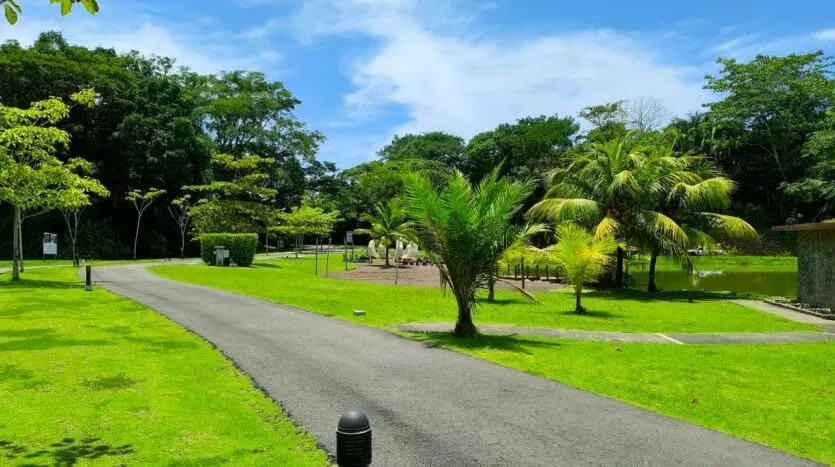 Exclusivo condominio con acceso directo a la playa y beach club, frente al mar en Playa Hermosa de Jacó, Costa Rica. Cercanía a restaurantes, ..., photo 11