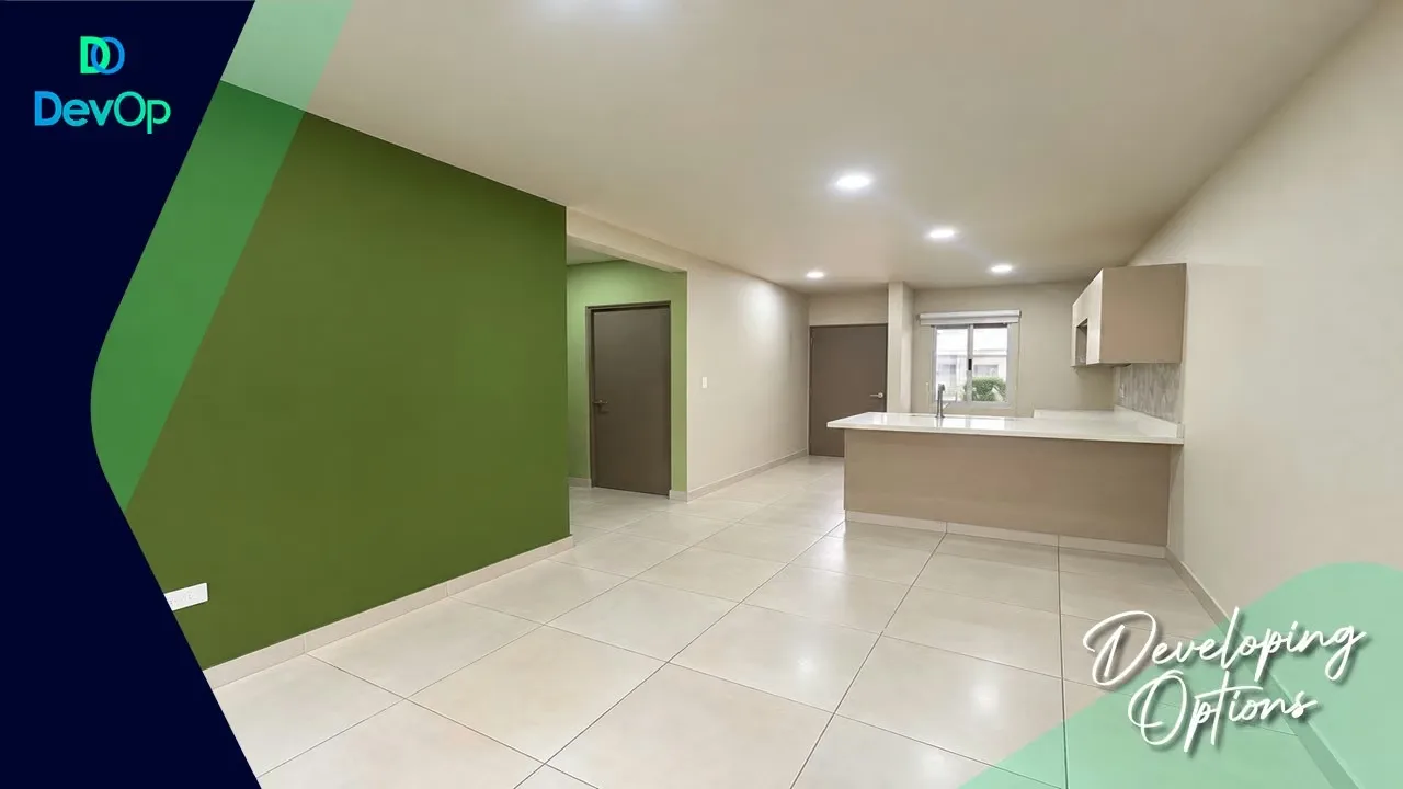 ALQUILER DE CASA DE UNA PLANTA, 2 HABITACIONES, CON AMPLIO PATIO EN CONDOMINIO, SAN LORENZO