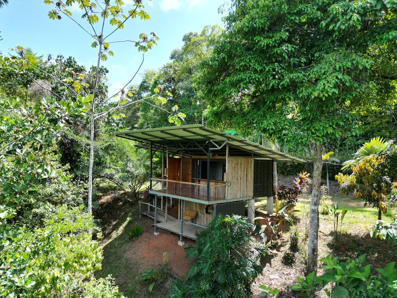 PROPERTY WITH ONE BEDROOM HOME AND EXTRA LOT BUILDING WITH NATURE VIEWS, IN LA FLORIDA BARU – 2.5 ACRES