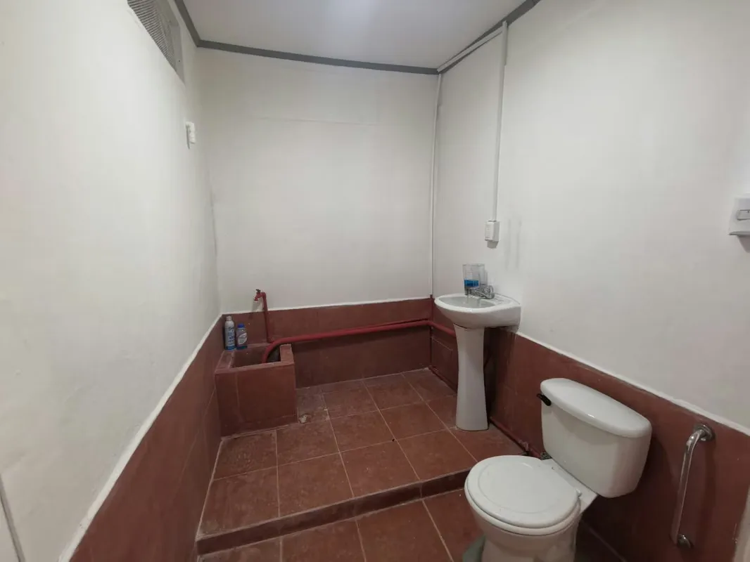 Alquiler de local en zona céntrica y de alto tránsito, ideal para emprender tu negocio o seguir creciendo ya que por su ubicación estratégica permite atraer y captar un mayor ..., photo 7