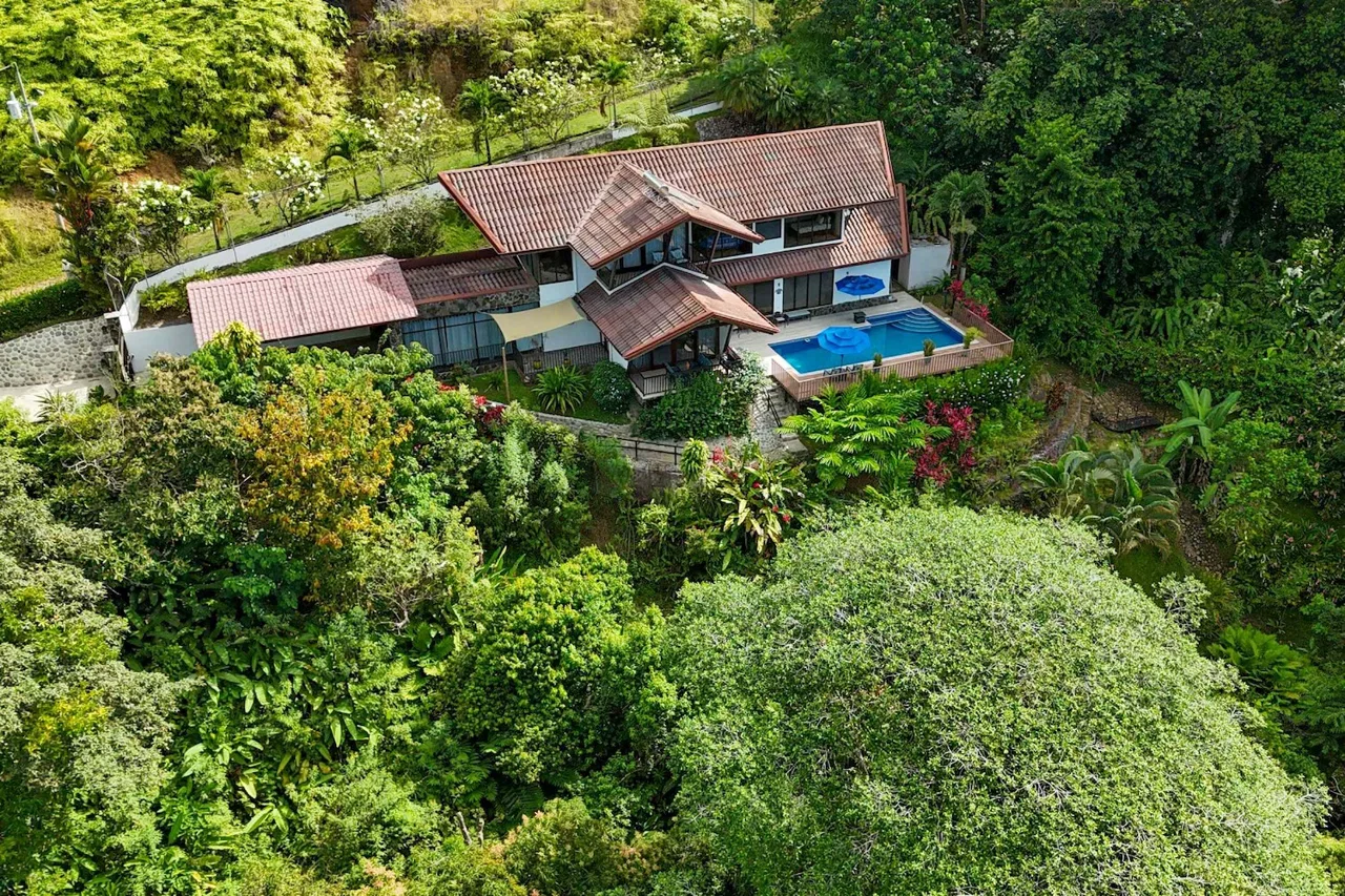 MOUNTAIN PROPERTY WITH FOUR BEDROOM WITH OCEAN VIEWS, IN OJOCHAL – 0.37 ACRES, photo 3