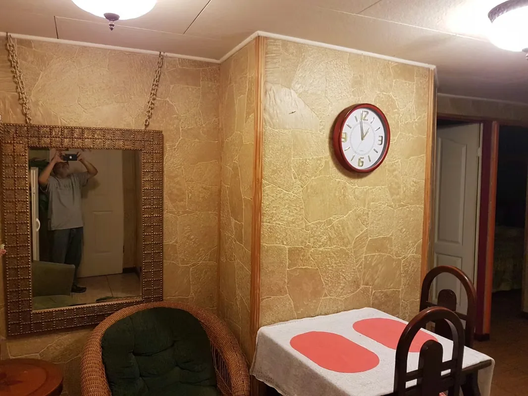 Apartment is rented in 5-apartment building. It is located on the southern side of the Rosario School, in Montealegre, Zapote. The apartment is on a second floor.. It has two bedrooms, ...