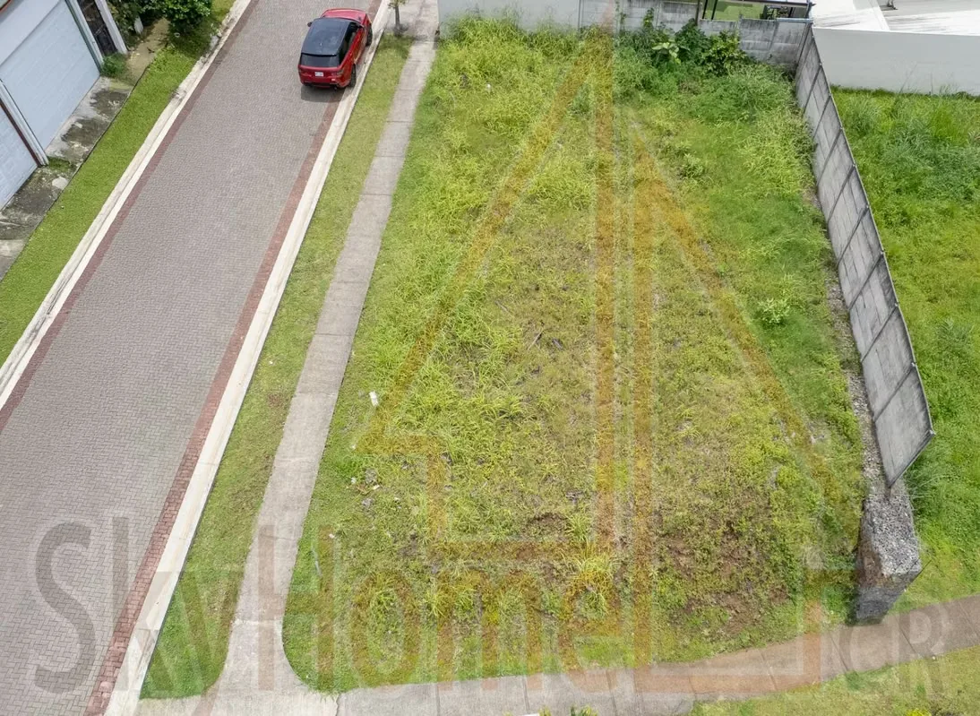 LOTE EN VENTA – 336 M² | RESIDENCIAL CON SEGURIDAD | $165.000
