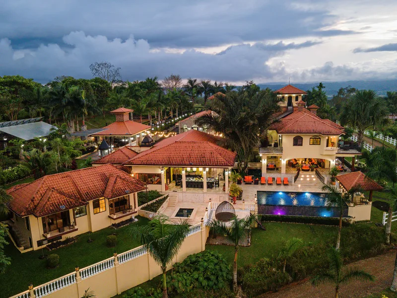 19 Bed Single Family Homes For Sale in Perez Zeledon, photo 2