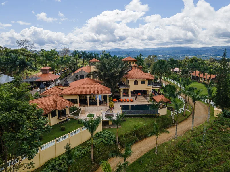 19 Bed Single Family Homes For Sale in Perez Zeledon, photo 3