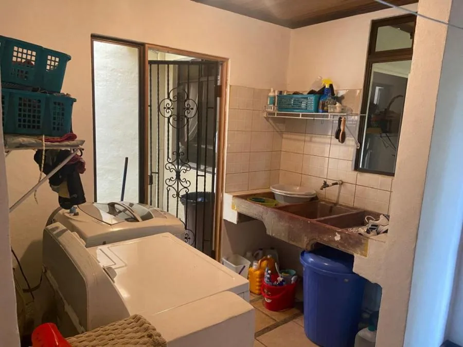 Venta de casa con cuatro habitaciones en Guayabos, Curridabat $460.00 #CE002 - Venta en Curridabat, photo 5