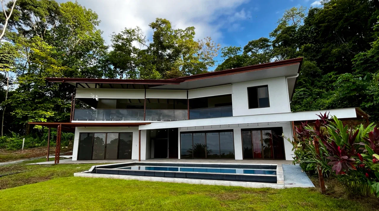 SUNSET ELEGANCE IN UVITA – 1.25 ACRES