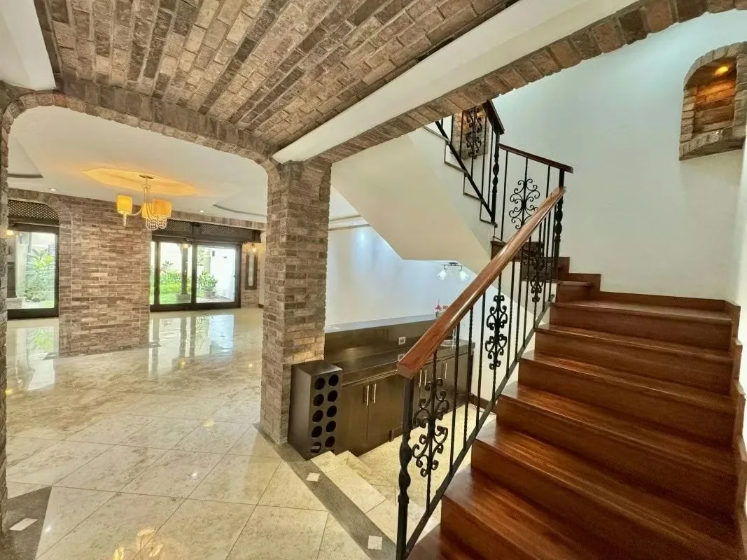 Una casa diferente dentro de Villas de Valencia: amplia, con carácter arquitectónico, jardín privado y ..., photo 2