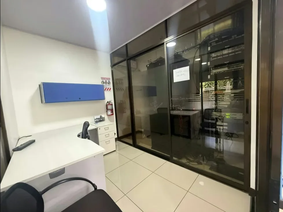 Se vende un edificio comercial de un solo nivel con una ubicación privilegiada en el corazón de San Pedro, diseñado con un estilo moderno y construido con altos estándares de ..., photo 16