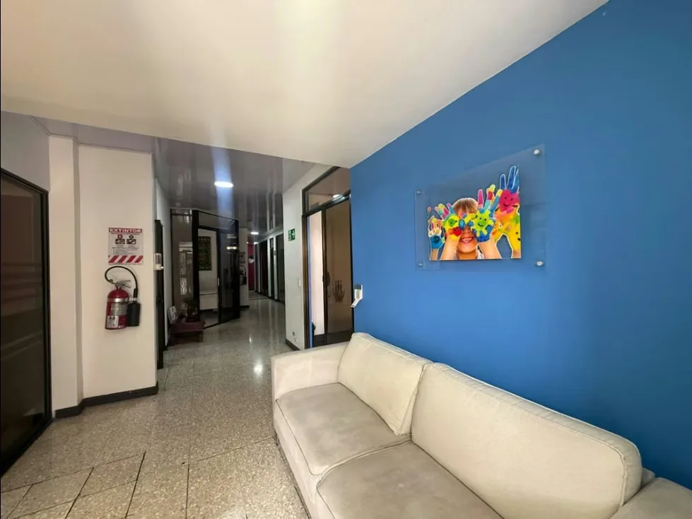 Se vende un edificio comercial de un solo nivel con una ubicación privilegiada en el corazón de San Pedro, diseñado con un estilo moderno y construido con altos estándares de ..., photo 7