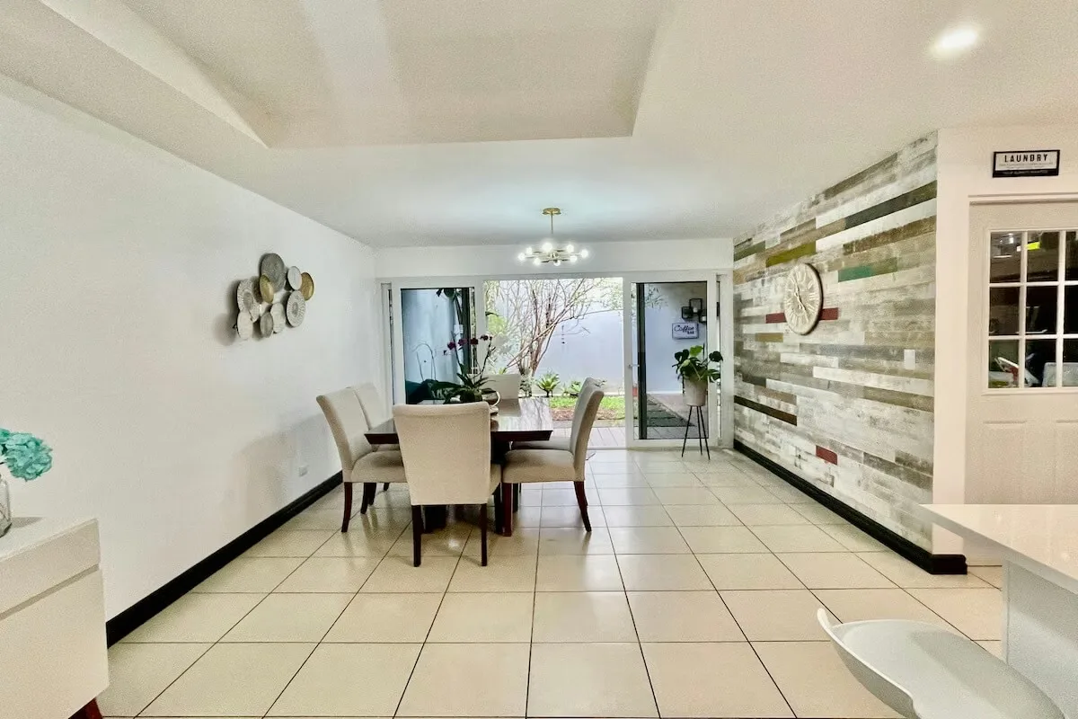Alquiler casa de 2 plantas en condominio ubicado en Guachipelín de Escazú, cerca de colegios, supermercados, centros comerciales y ..., photo 5