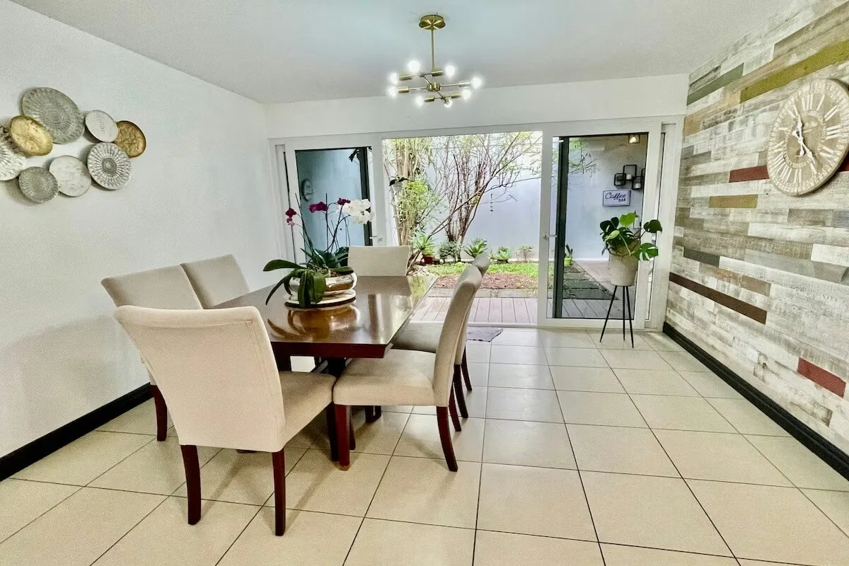 Alquiler casa de 2 plantas en condominio ubicado en Guachipelín de Escazú, cerca de colegios, supermercados, centros comerciales y ..., photo 8