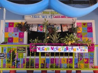 Se Traspasa Negocio de Restaurante – Ubicación Privilegiada en el Centro de Puerto Viejo