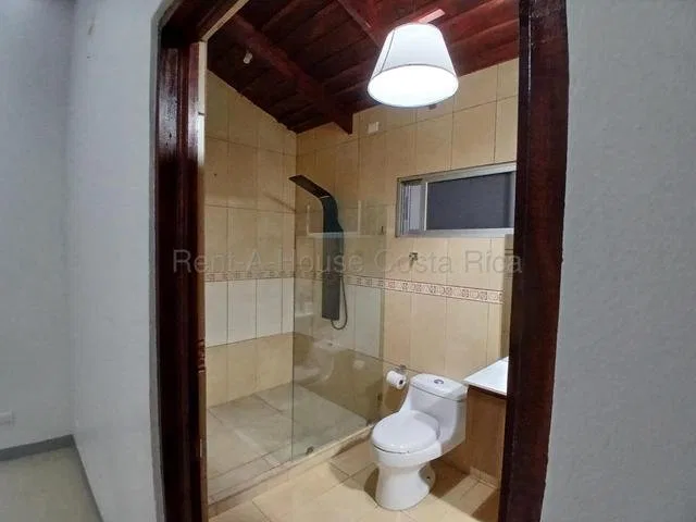 Se vende hermosa casa en Condominio ubicado en Bolivar de Grecia. Nuevo Precio: colones. Hermosa y amplia propiedad con 312 m2 de terreno y 312 m2 de construccion, disenada para ..., photo 16