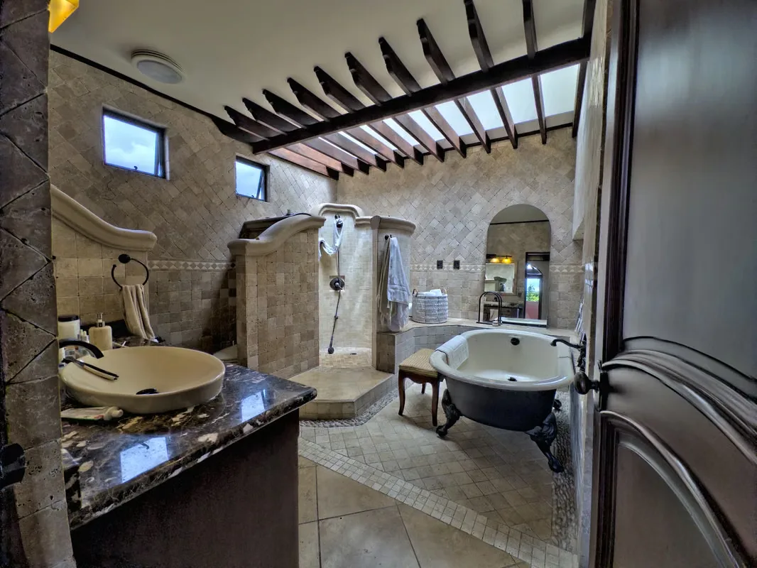 CASA EN VENTA COLINAS DE MONTEALEGRE QUE COMBINA LUJO UBICACIÓN Y DISEÑO, photo 14