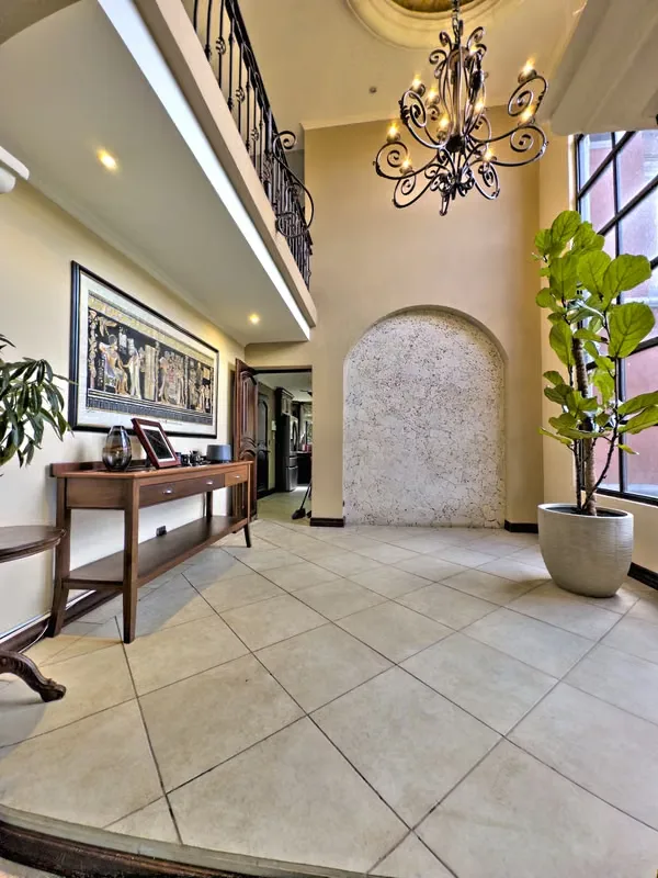 CASA EN VENTA COLINAS DE MONTEALEGRE QUE COMBINA LUJO UBICACIÓN Y DISEÑO, photo 3