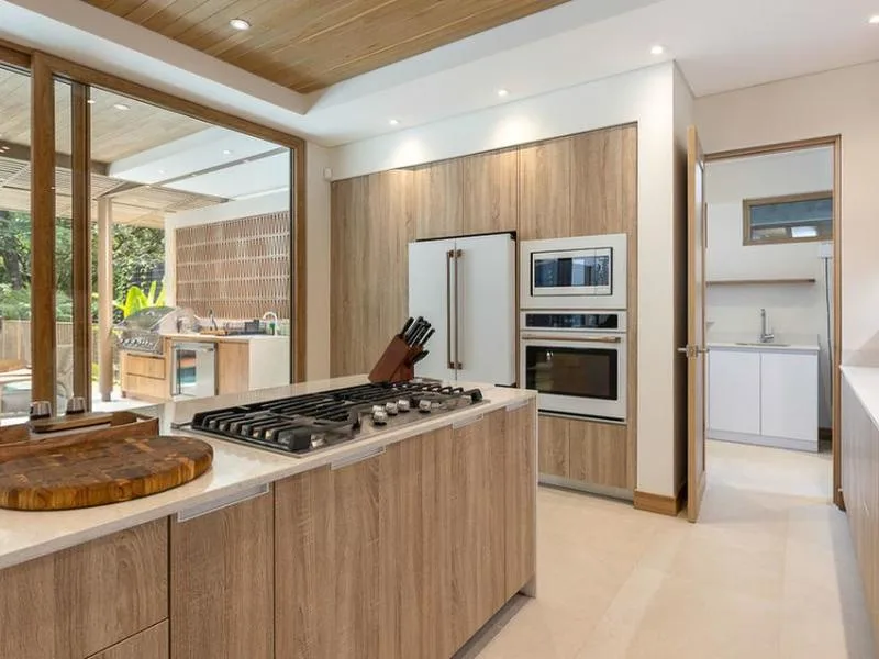 5 Bed Single Family Homes For Sale in Playa Grande, photo 4