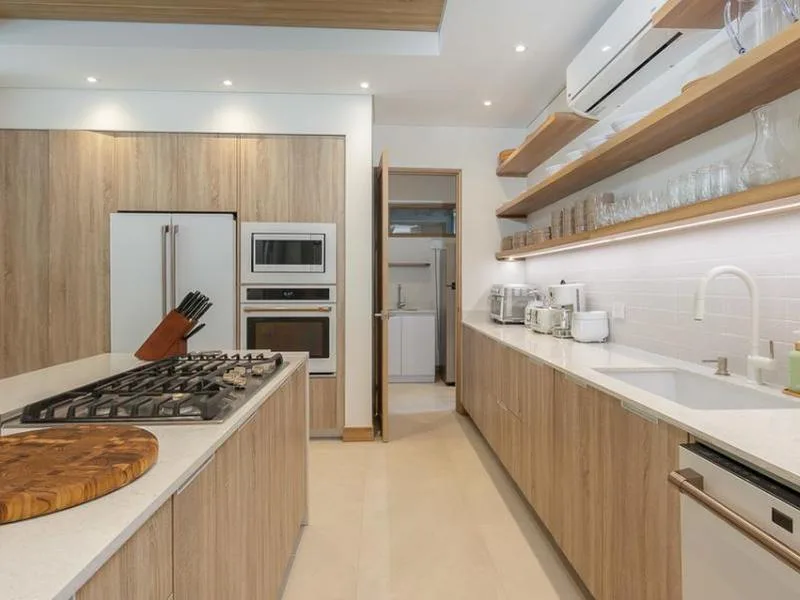 5 Bed Single Family Homes For Sale in Playa Grande, photo 5