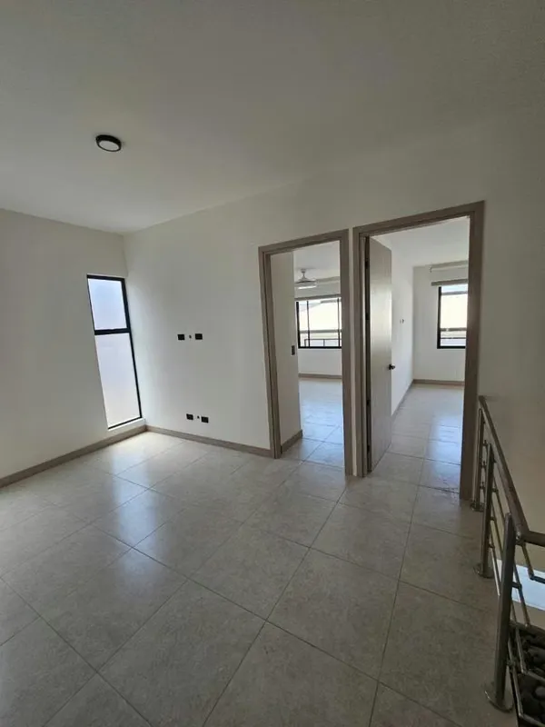 BEAUTIFUL HOUSE IN CONDO IN CONDO THE GROVE WITHOUT FURNITURE, photo 5