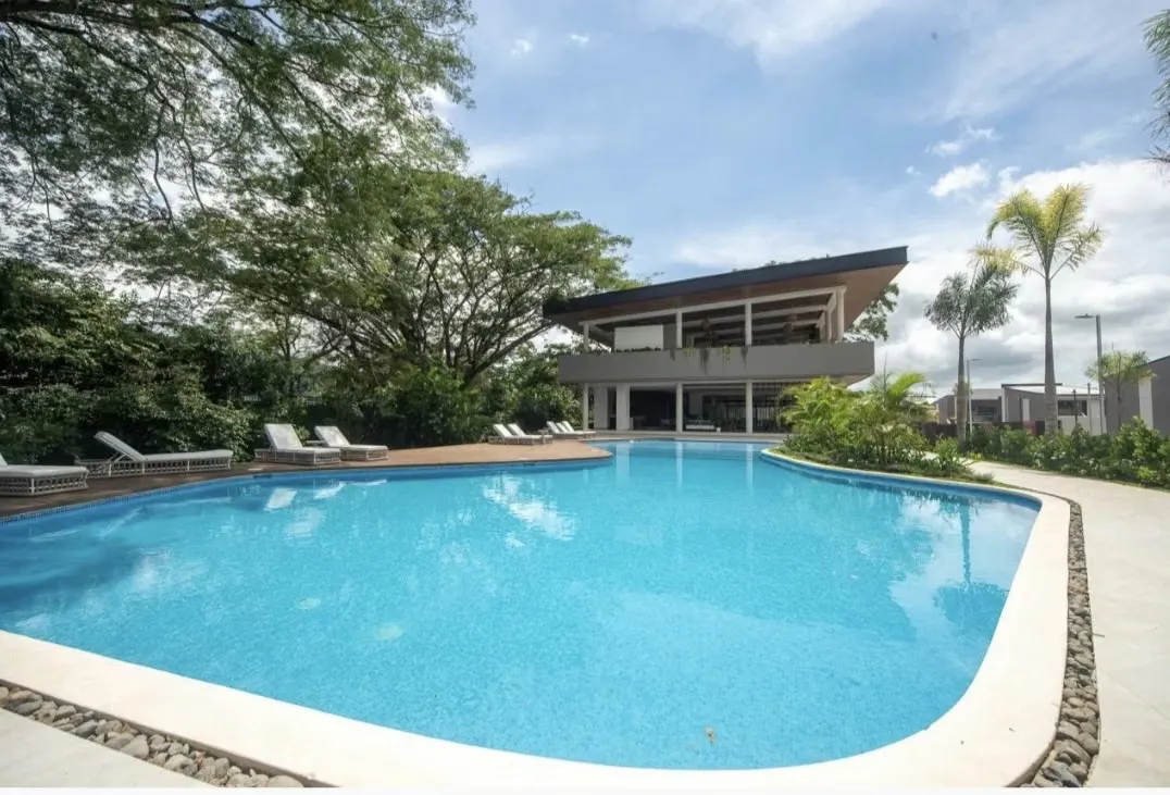 BEAUTIFUL HOUSE IN CONDO IN CONDO THE GROVE WITHOUT FURNITURE, photo 8
